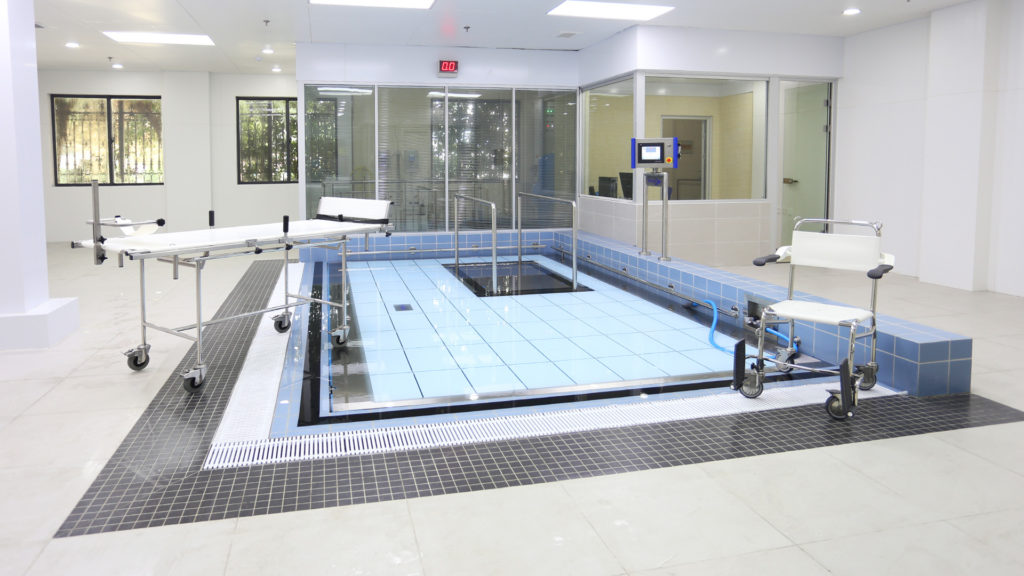 Stainless Steel Therapy Pool with Movable Floor